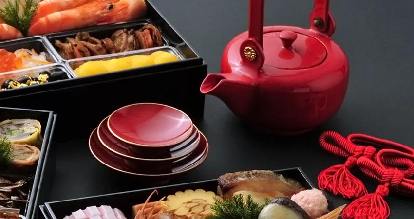 看春晚、喝屠苏酒、吃御杂煮...细数那些好玩的日本新年习俗