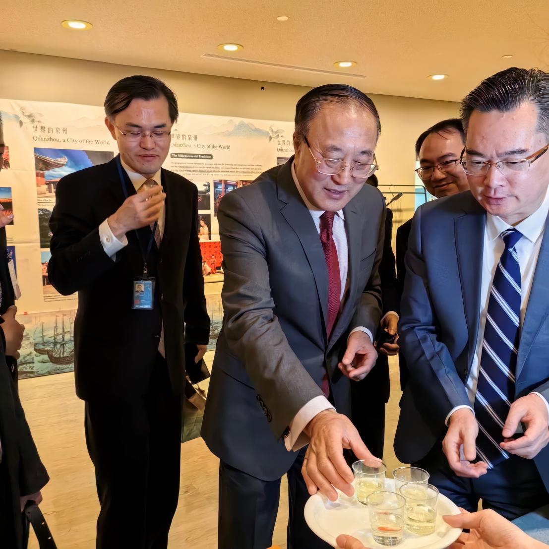 八马茶业受邀亮相联合国总部、驻美大使馆，开展中国非遗茶文化推广，获多国代表点赞