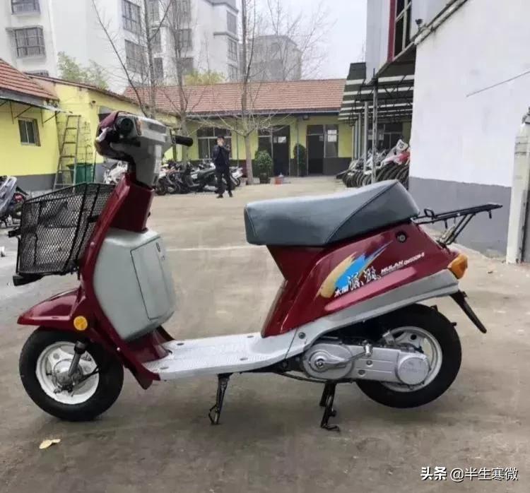 国内踏板摩托车的先驱者——轻骑木兰50