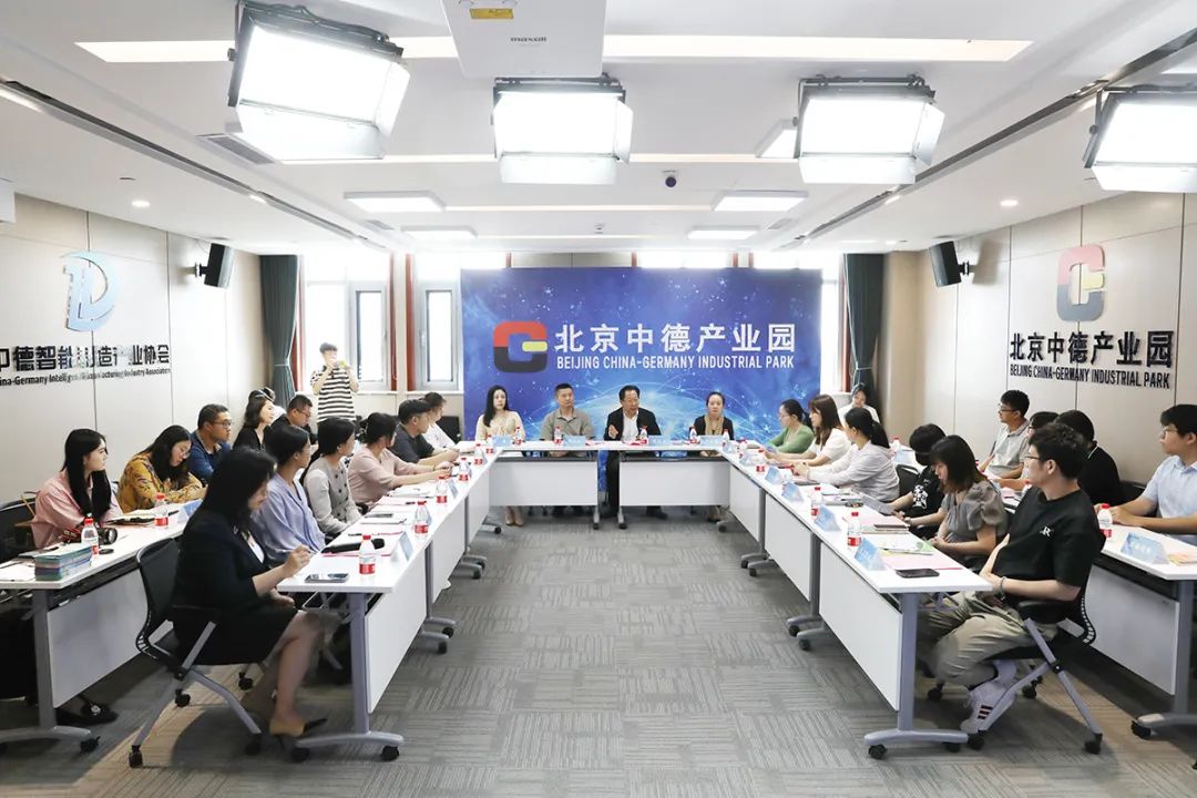 跨省异地就医政策集中宣传月来啦！顺义区讲政策，送服务，让群众在异乡更有“医”靠