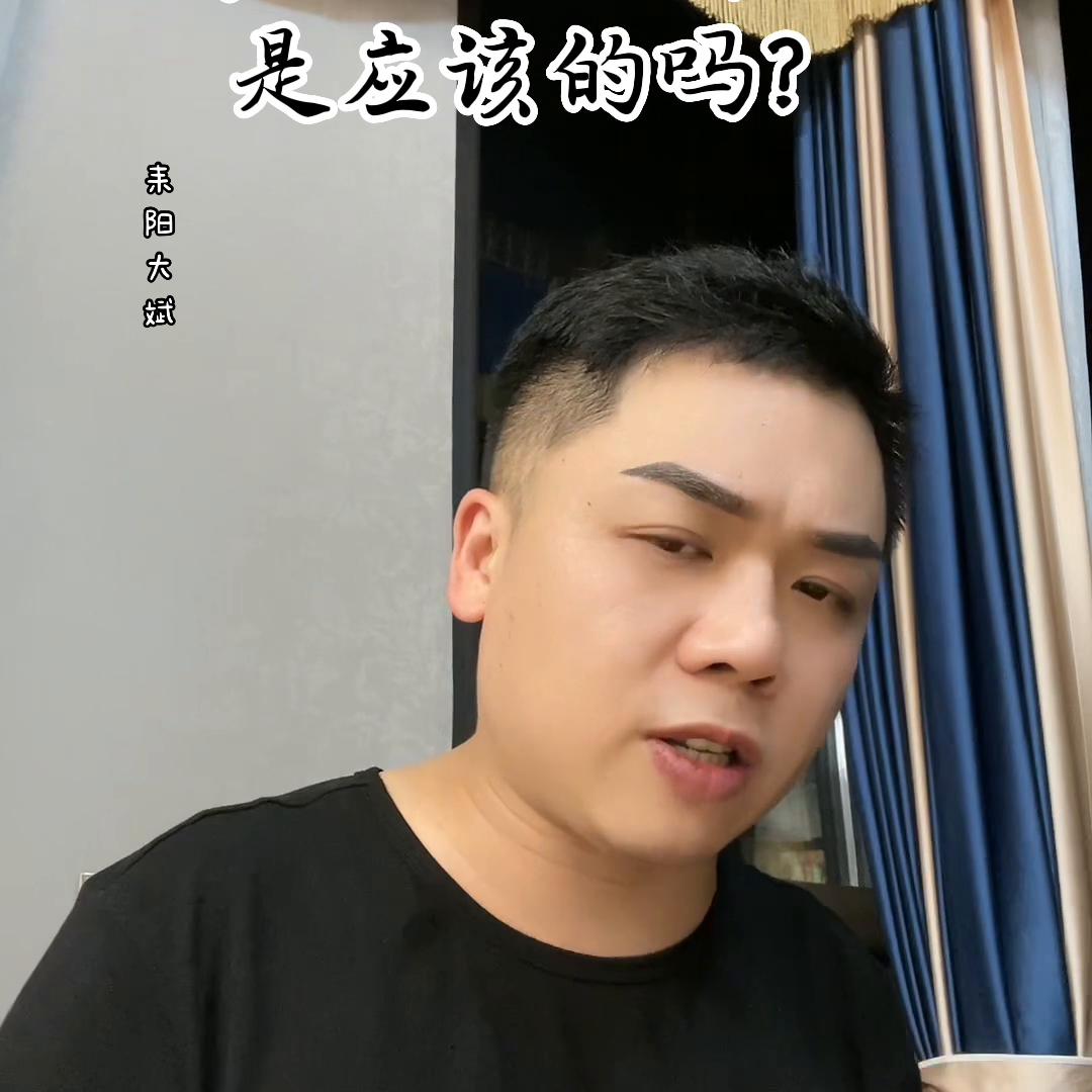 男人在什么情况下给女人送礼物,男人到底应该给女人送礼物吗