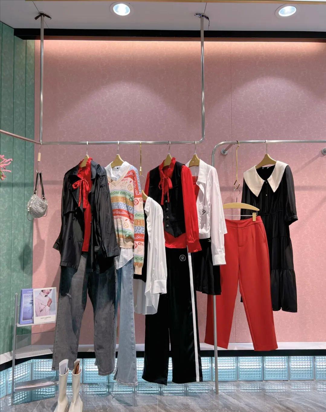 秋水伊人时尚女装桑蚕丝,秋水伊人女装正品清仓风衣直播