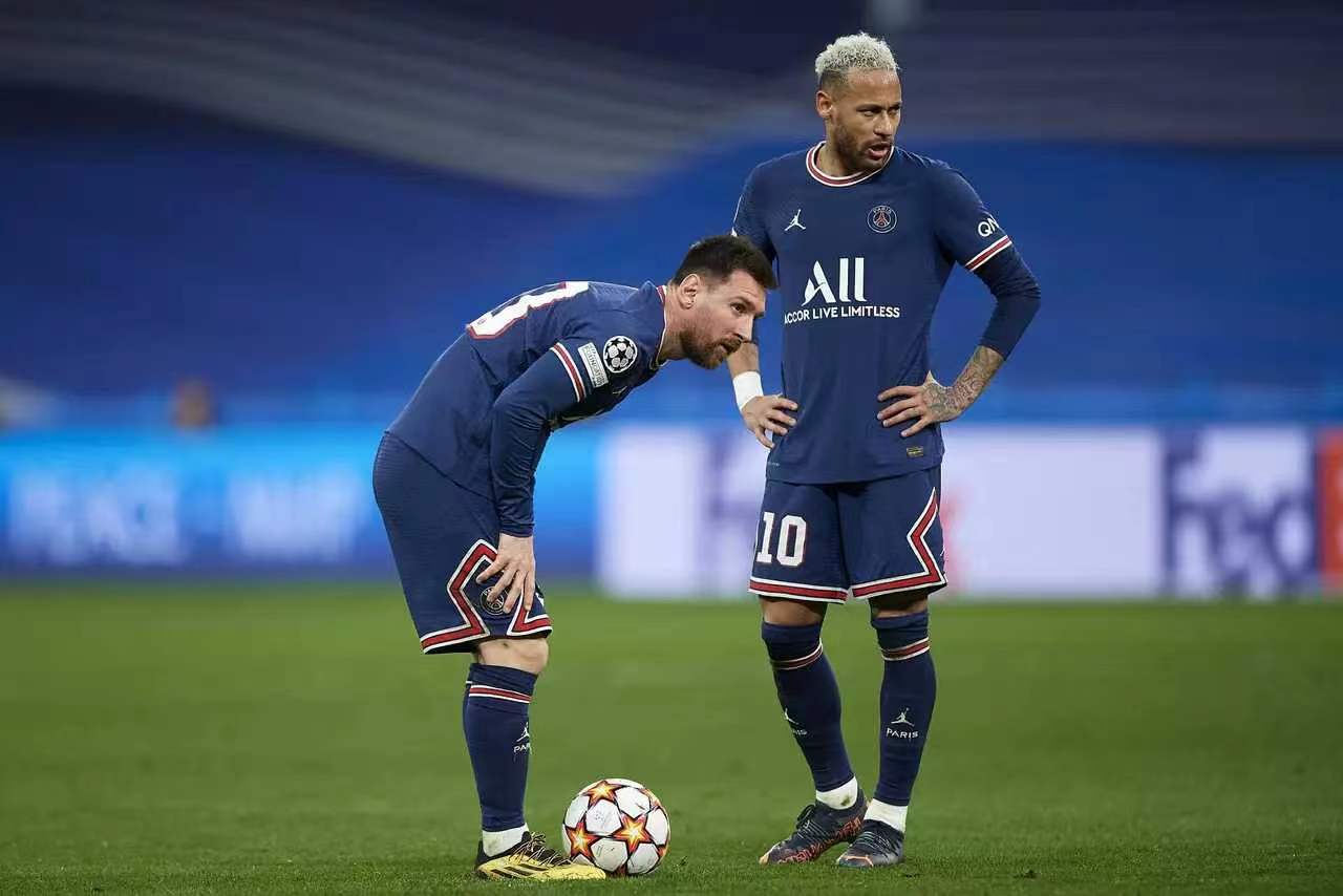 梅西学到了内马尔的点球,内马尔学梅西点球