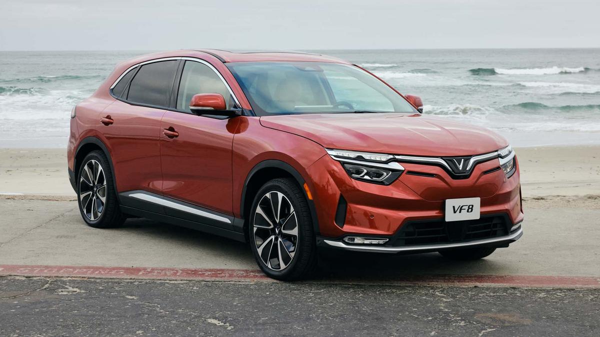 越南电动车vinfast试驾,美国车评人评价越南vinfast电车