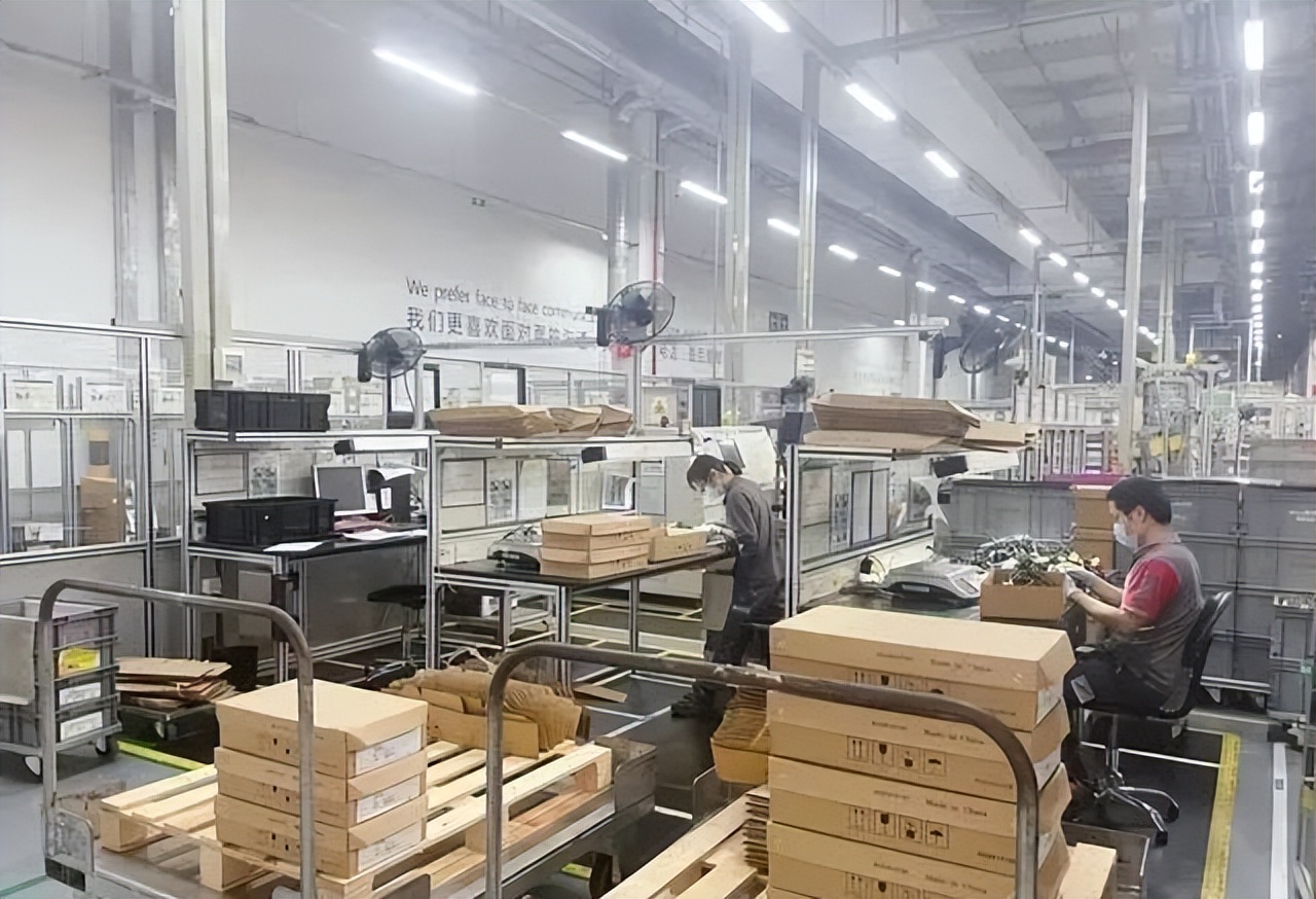 连夜加急赶制1243张床垫，全友家居支援成都抗疫一线