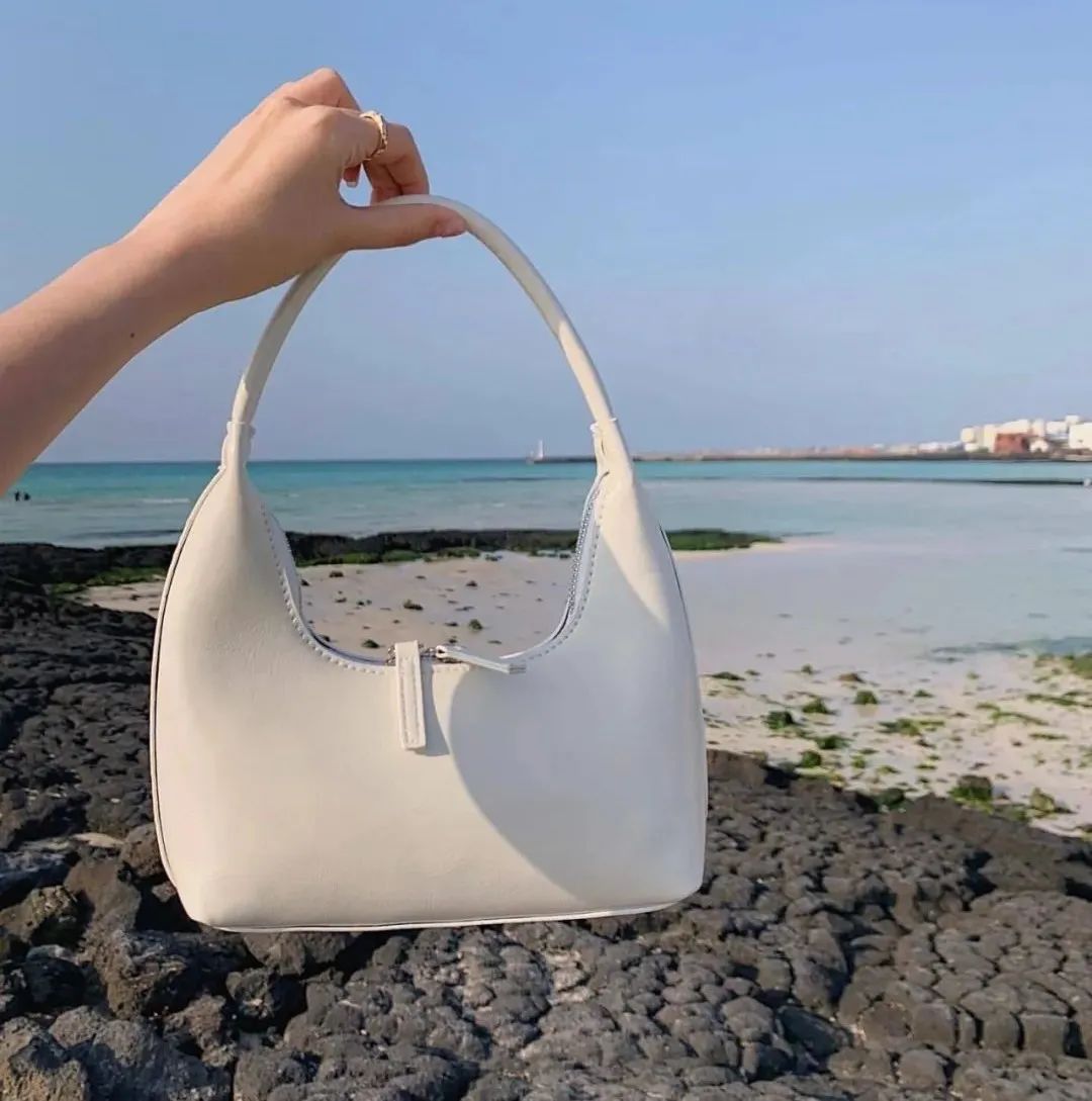 小ck哪款包包好看,小ck下架的斜方小挎包