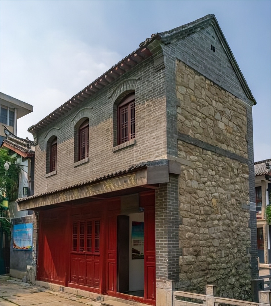 美！青山绿水间，留下一抹齐鲁红！