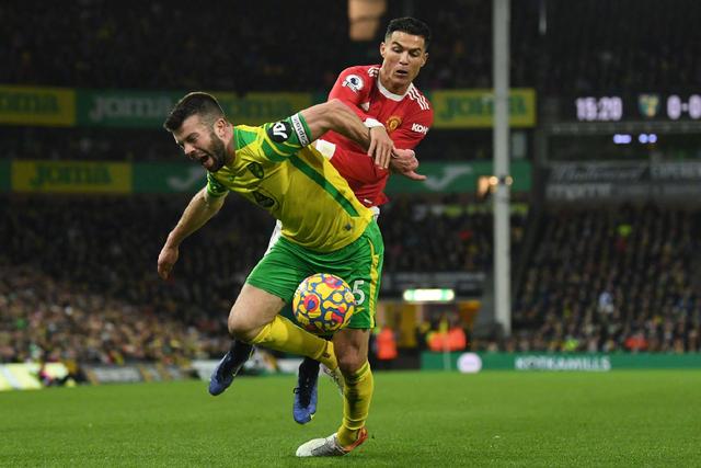 梅西和c罗欧足联最佳球员,梅西和c罗谁是历史最佳球员