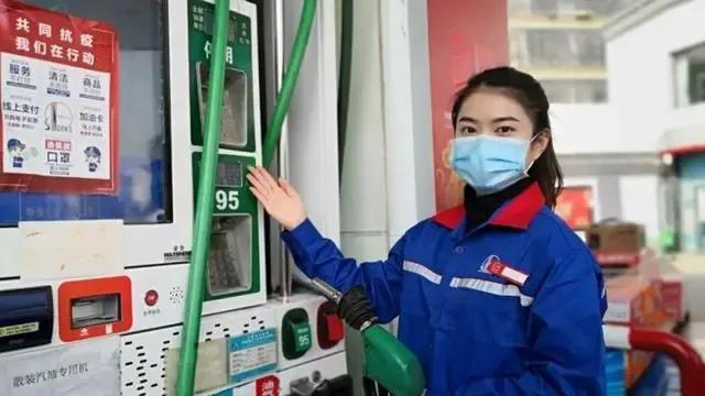 为什么私人加油站油便宜又耐烧呢,加油站加油免费洗车有猫腻吗