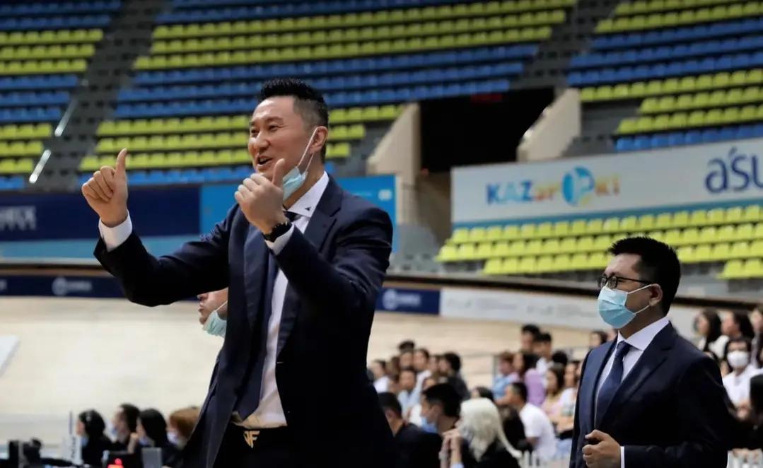 广东赢江苏亏大了，首钢证明外教就是灵，王晗情绪失控和队员冲突