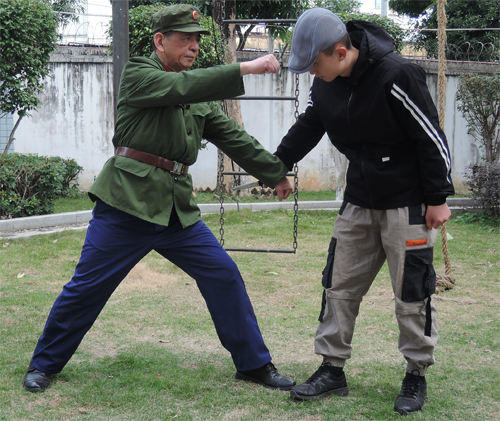 最新擒敌技术教材,男女格斗防身实用技巧