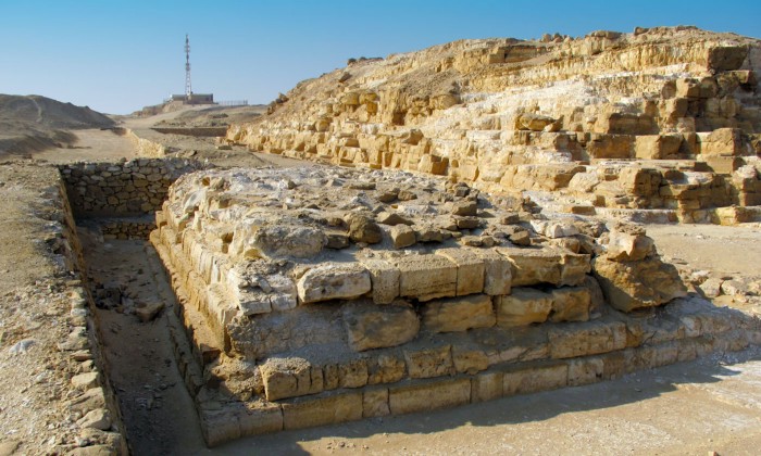 吉萨金字塔最开始的样子,吉萨金字塔都包括哪几个金字塔