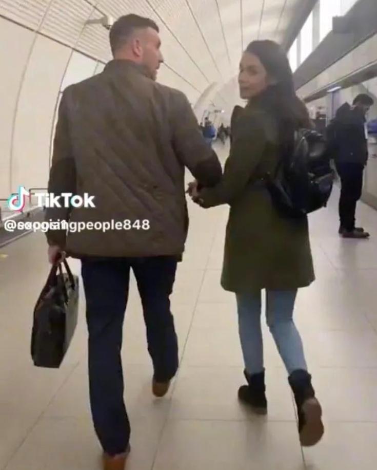 白人歧视亚裔结果被人枪杀,种族歧视白人男子被判刑