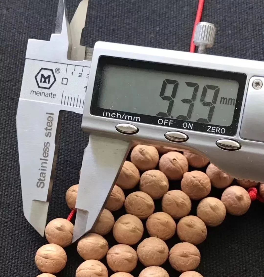 那些树籽手串中的“茅台”,凭什么卖这么贵