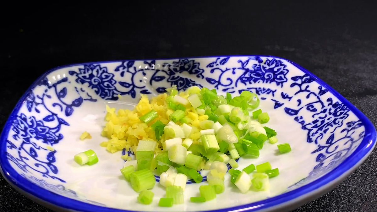 阳了出现反复咳嗽咋办，专家建议：多吃2菜，化痰止咳，杀菌消肿