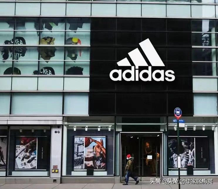 安踏和阿迪达斯哪个值得购买,宁愿买大牌也不买几千的包包