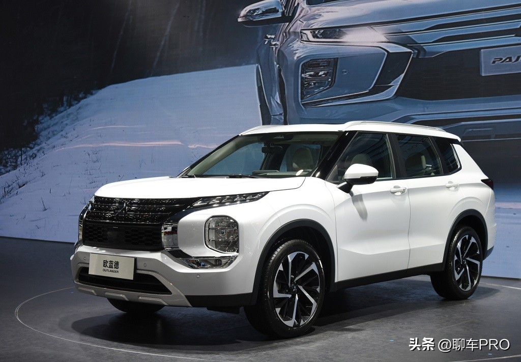 全新三菱欧蓝德vs全新crv,三菱欧蓝德2020款与本田suv如何选