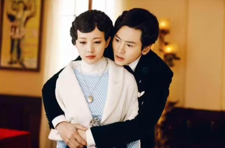 赵丽颖拍吻戏不雅的采访,杨幂和赵丽颖吻戏