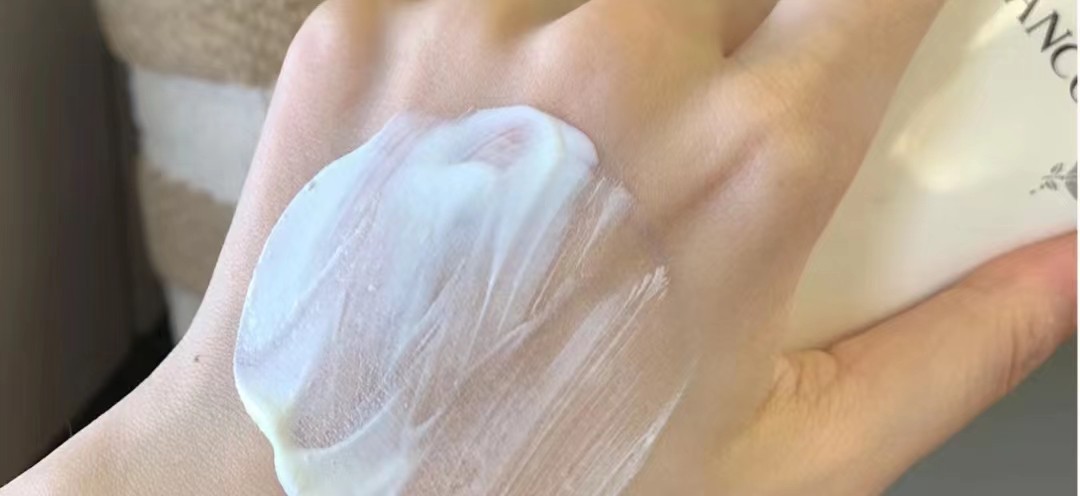 雅诗兰黛养肤和防晒遮瑕哪个好,蓝胖子和雅诗兰黛防晒哪个好