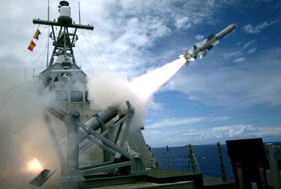 蔡英文窜美，美400枚鱼叉导弹提前交付，台专家：蔡英文错估美国