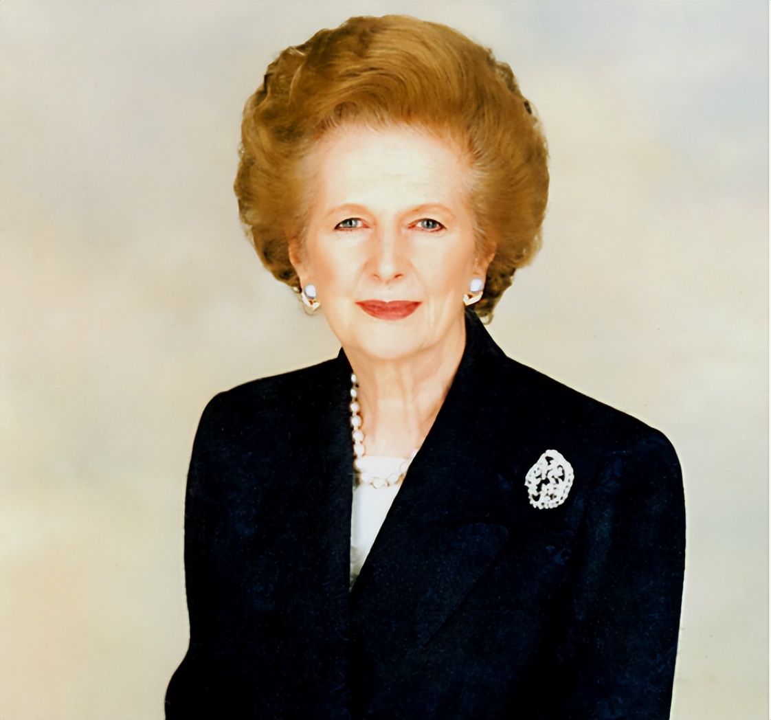 1997香港回归第一批驻港舰艇,英军航母护卫舰南海