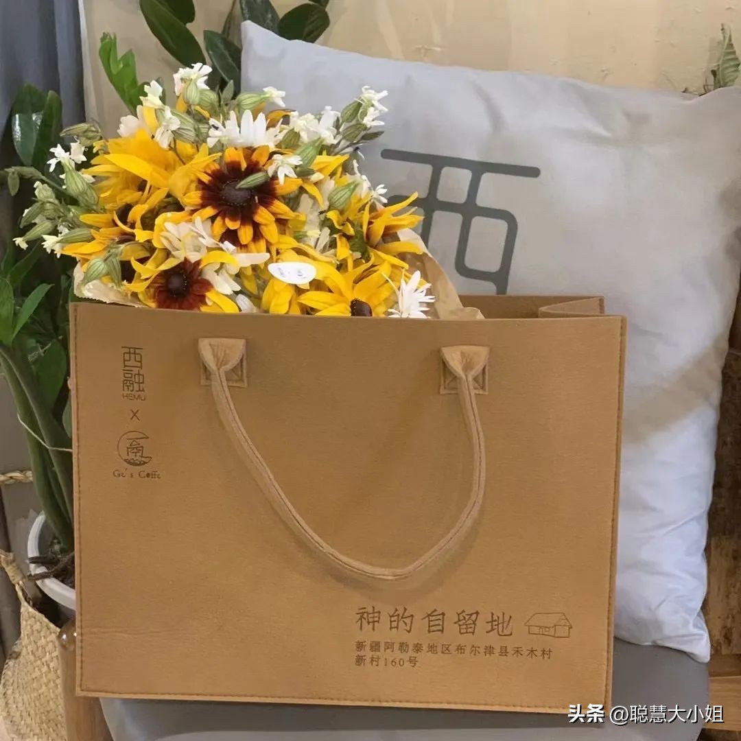 *疆新**，美到封神！配得上“她”的民宿有多少？