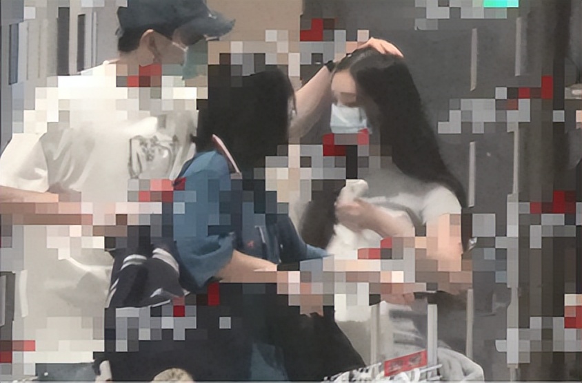 星爷独宠林允：模仿倪妮傍上冯绍峰，背刺周洁琼勇敢索吻王大陆