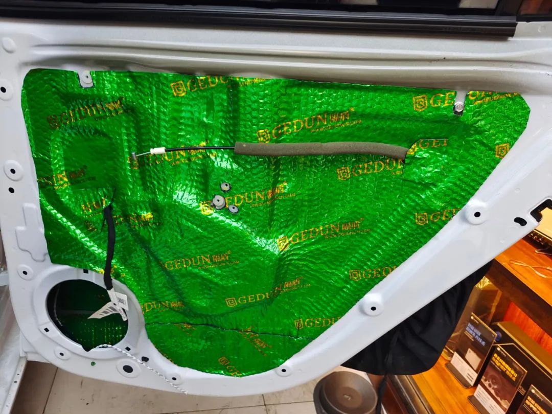 深圳荣威i5汽车音响改装,昆明车载音响改装荣威i5