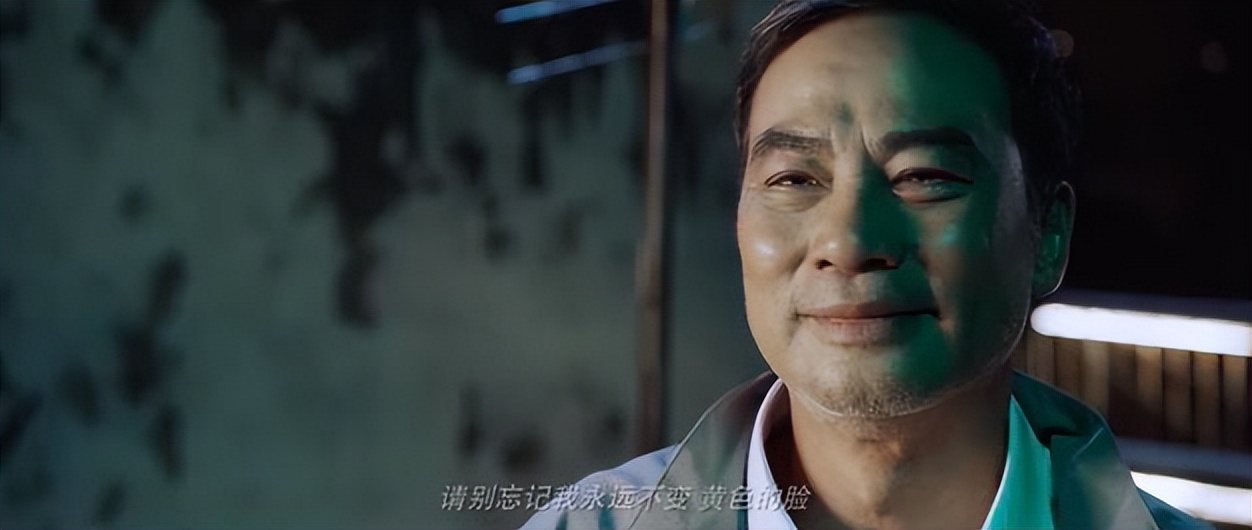 摘皇家*徽警**，无误差手表，放5次烟花，8部细节拉满的回归题材电影