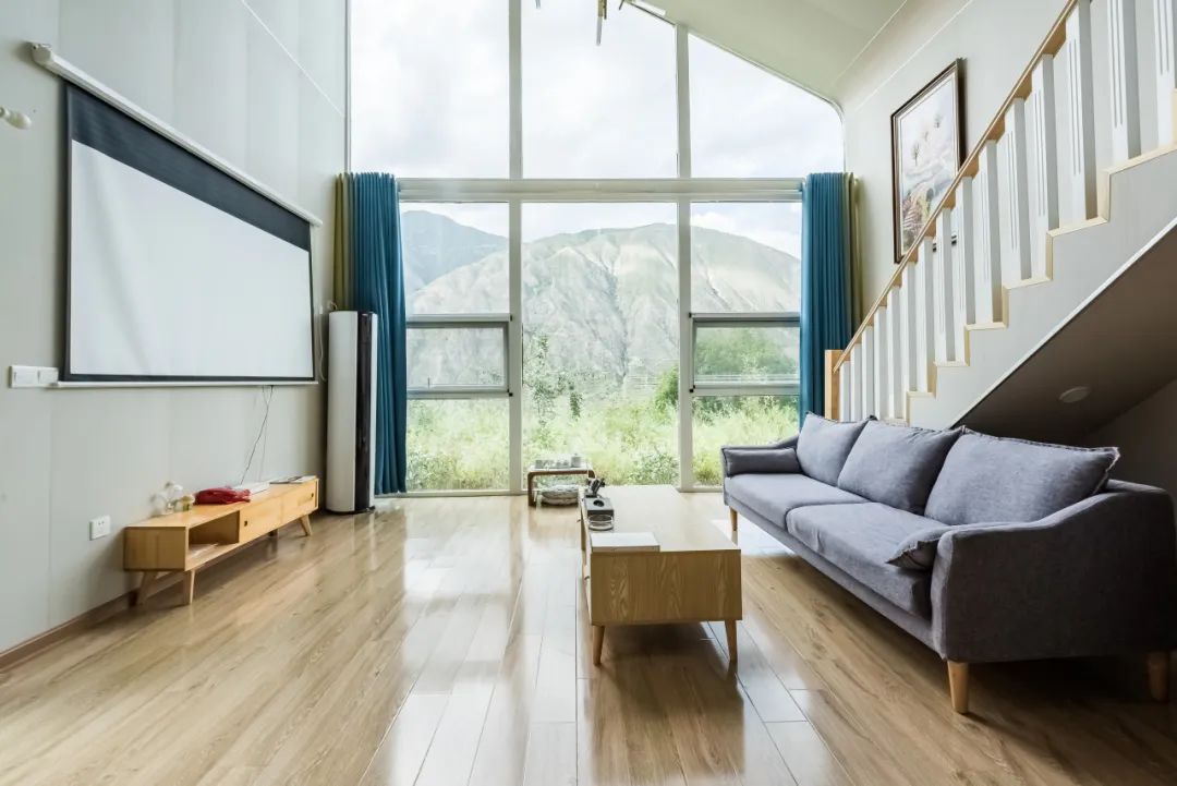 途远集团携手Bizworld硅谷少年财商营，走进“雪山脚下木栏村”