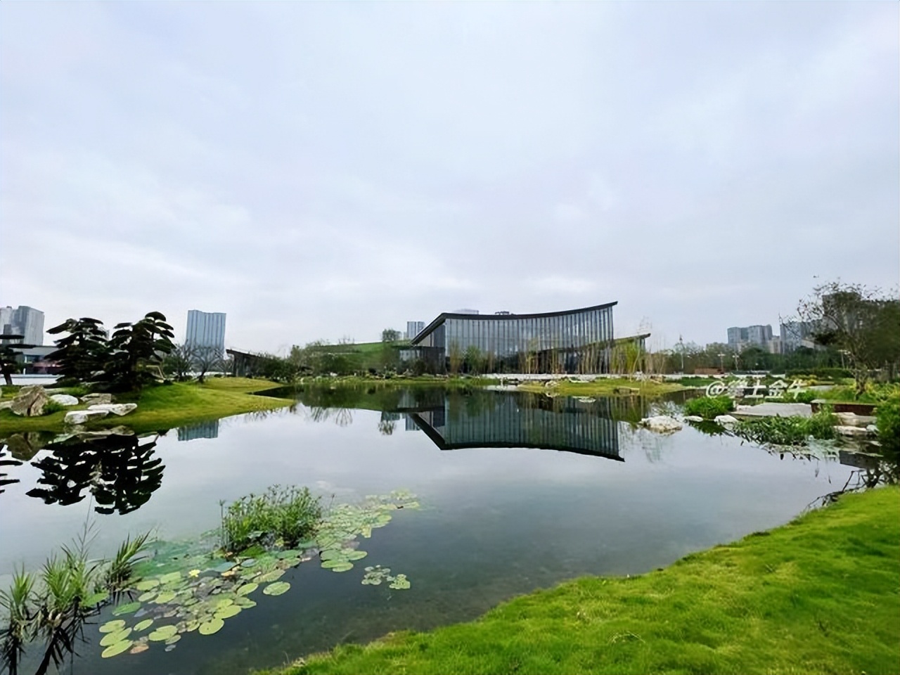 成都两个热门景点推荐,成都市内双公园