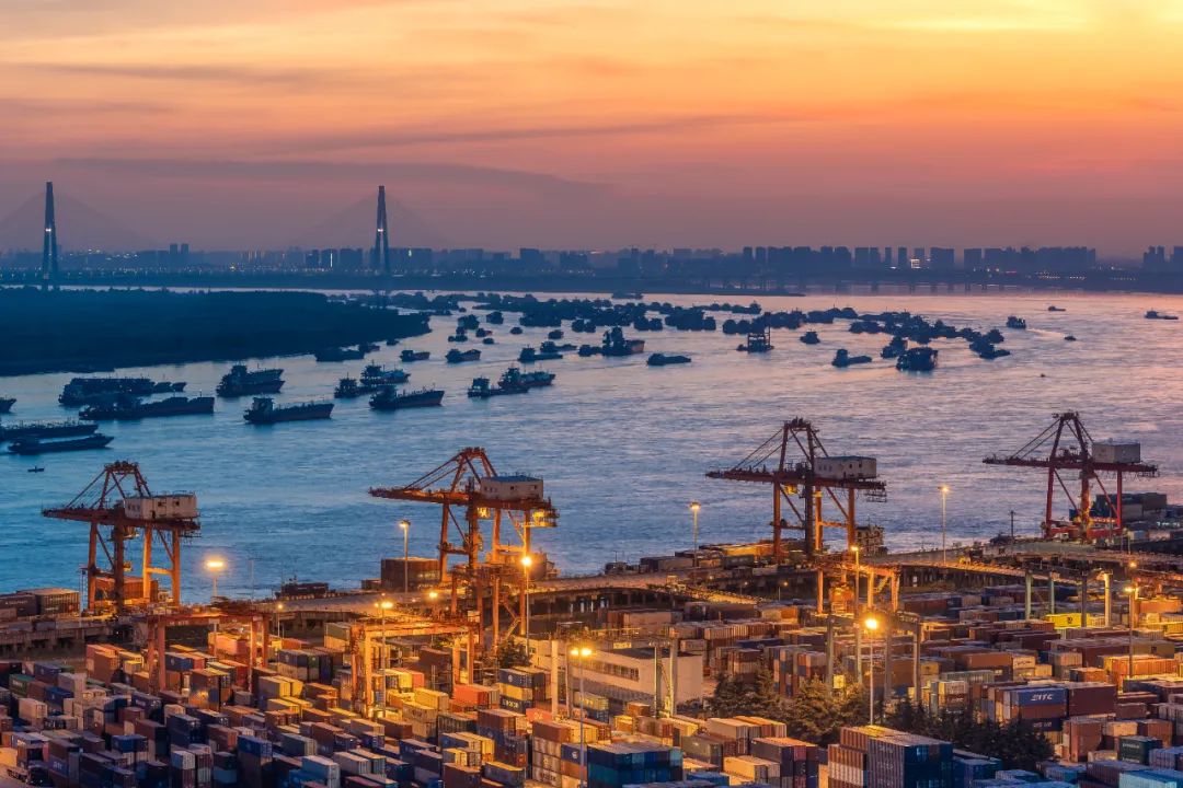 中国港口排名前十位的港口吞吐量,全国拥有40万吨级泊位的港口