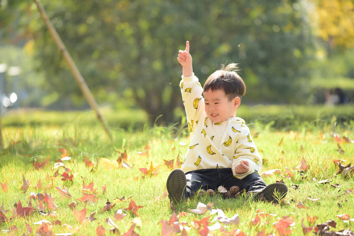 怎么引导宝宝交流互动22个月,1至5个月宝宝互动训练方法