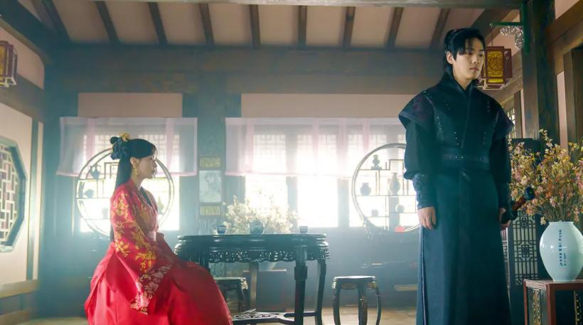 神圣的偶像韩剧讲的什么,木偶的季节韩剧推荐