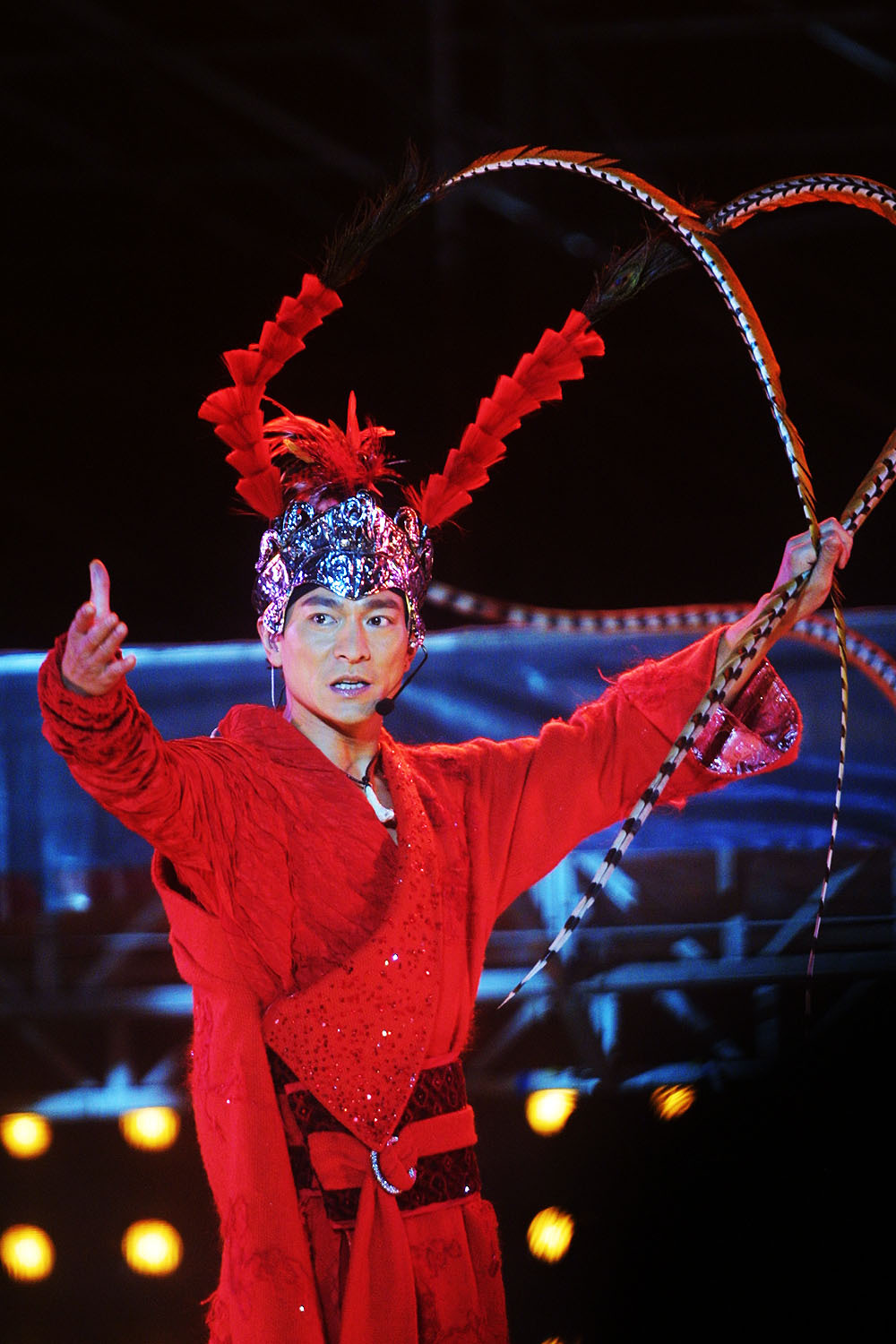 华晨宇刘德华开演唱会，刘德华用实际行动诠释谁是华语乐坛之神