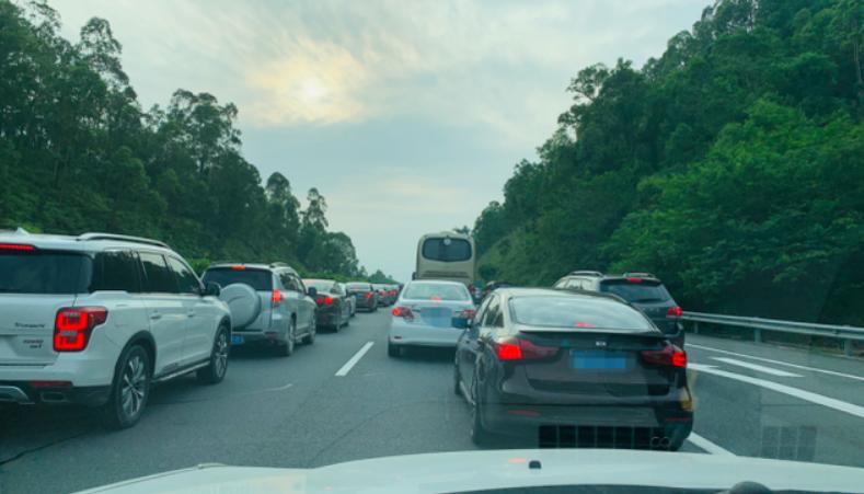 大量境外游客涌入,大量外国游客来到中国旅游