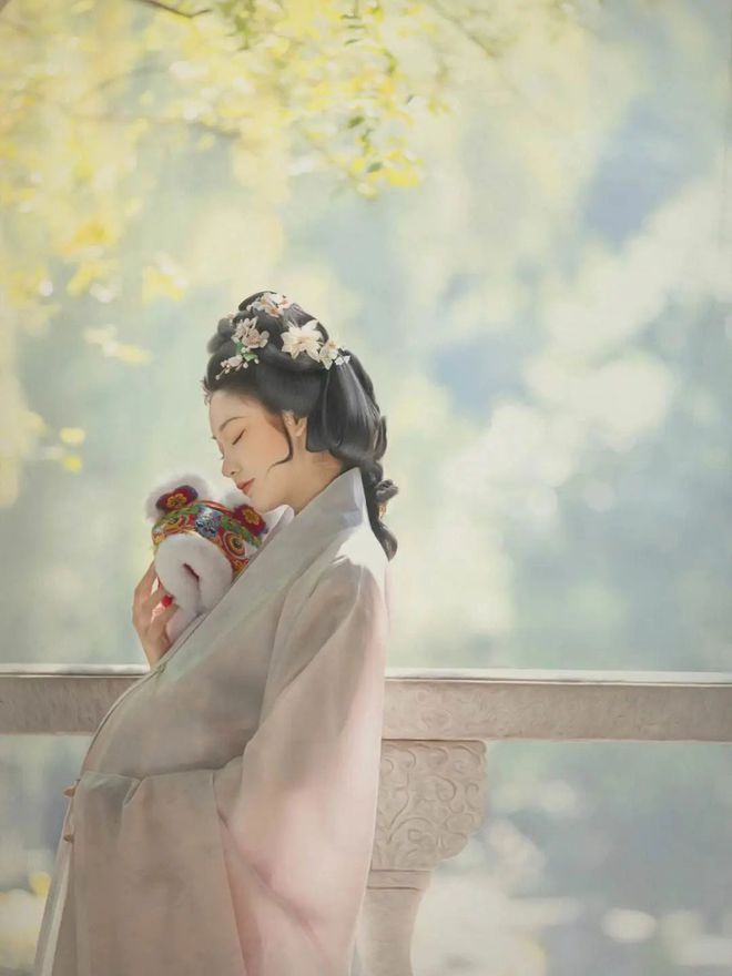 女人怀孕为什么叫身怀六甲呢,身怀六甲是怀孕了六个月的意思吗