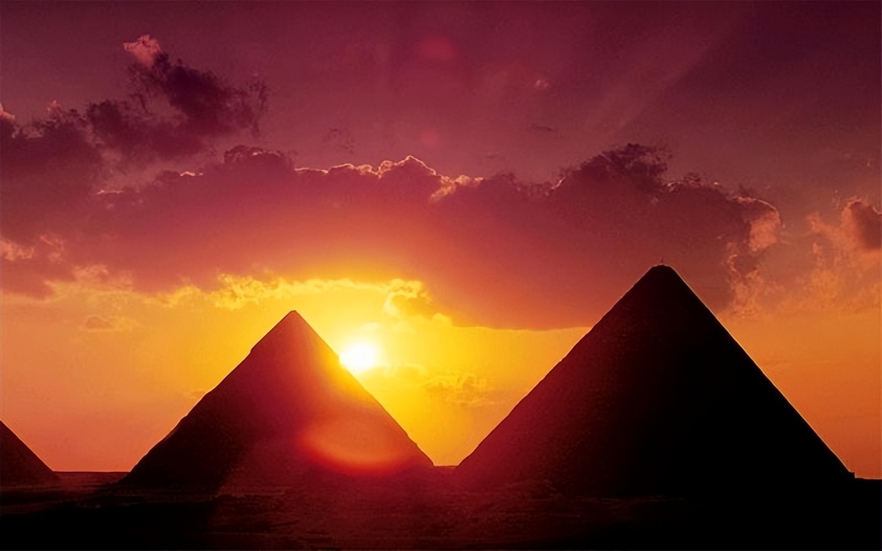 金字塔距今是4500多年吗,4500年前的金字塔还原图