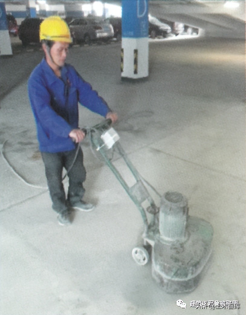 混凝土地面起砂如何快速处理,混凝土地面起砂发白什么原因