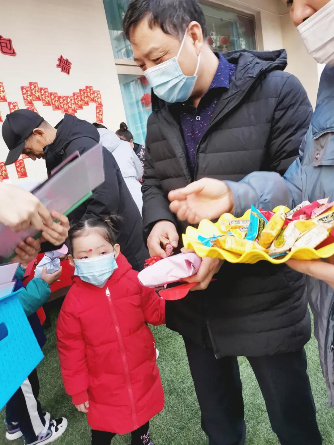 “福娃闹新春,虎年乐淘淘”——未来时光芝澜明仕幼儿园元旦活动