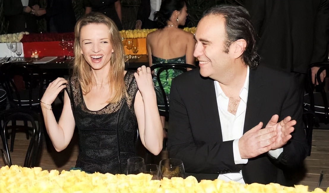 他靠全世界女人“吃饭”，2妻5子争千亿家产，比赌王家精彩多了！