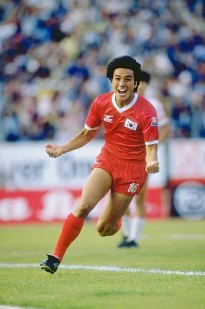 欧洲人评论亚洲体坛历史第一人,欧洲媒体评论足球十大巨星