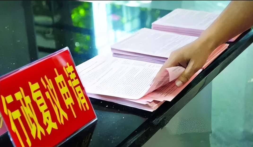 微信群里说12个字拘留15天,微信群里发几句牢骚被拘留