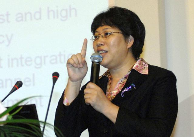 荣秀丽简历,荣秀丽故事视频