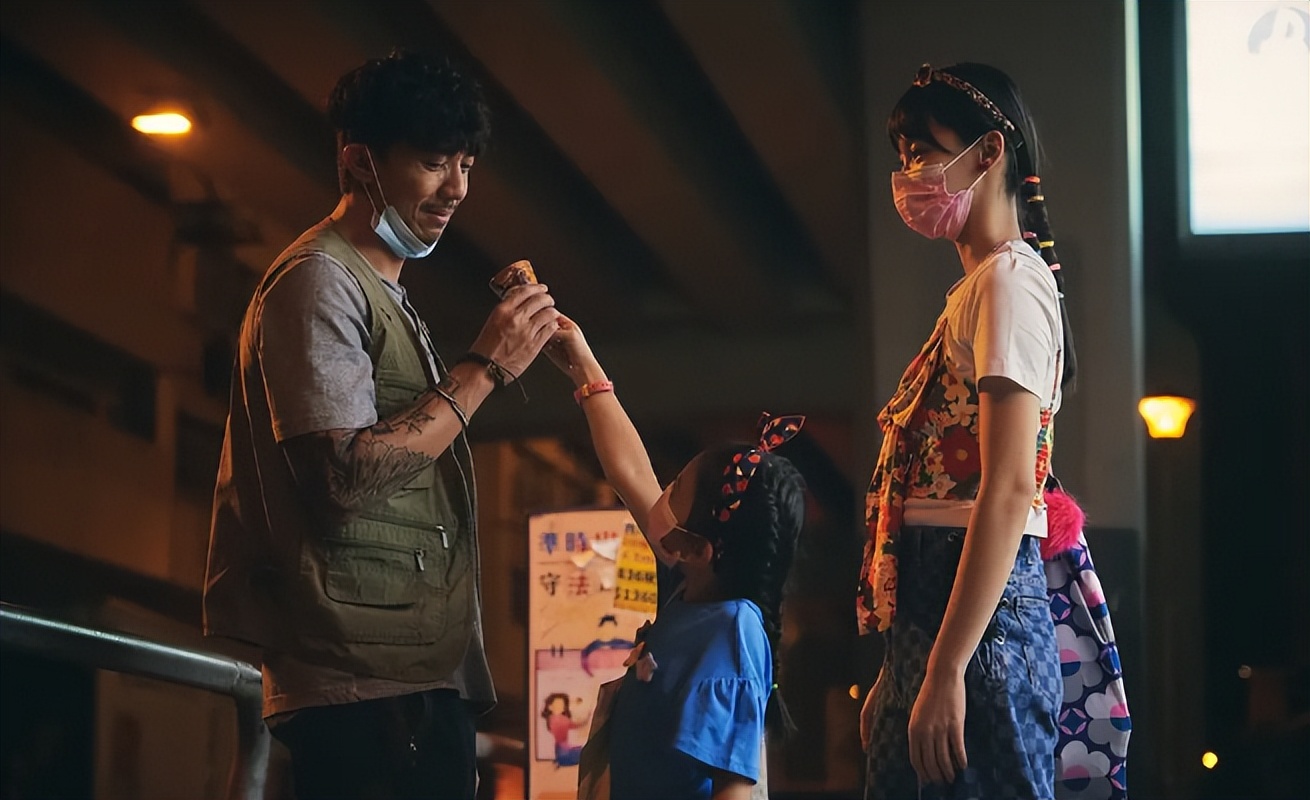 一开口就要被捂嘴?成年人难以启齿的禁忌话题,还得是她才有胆拍