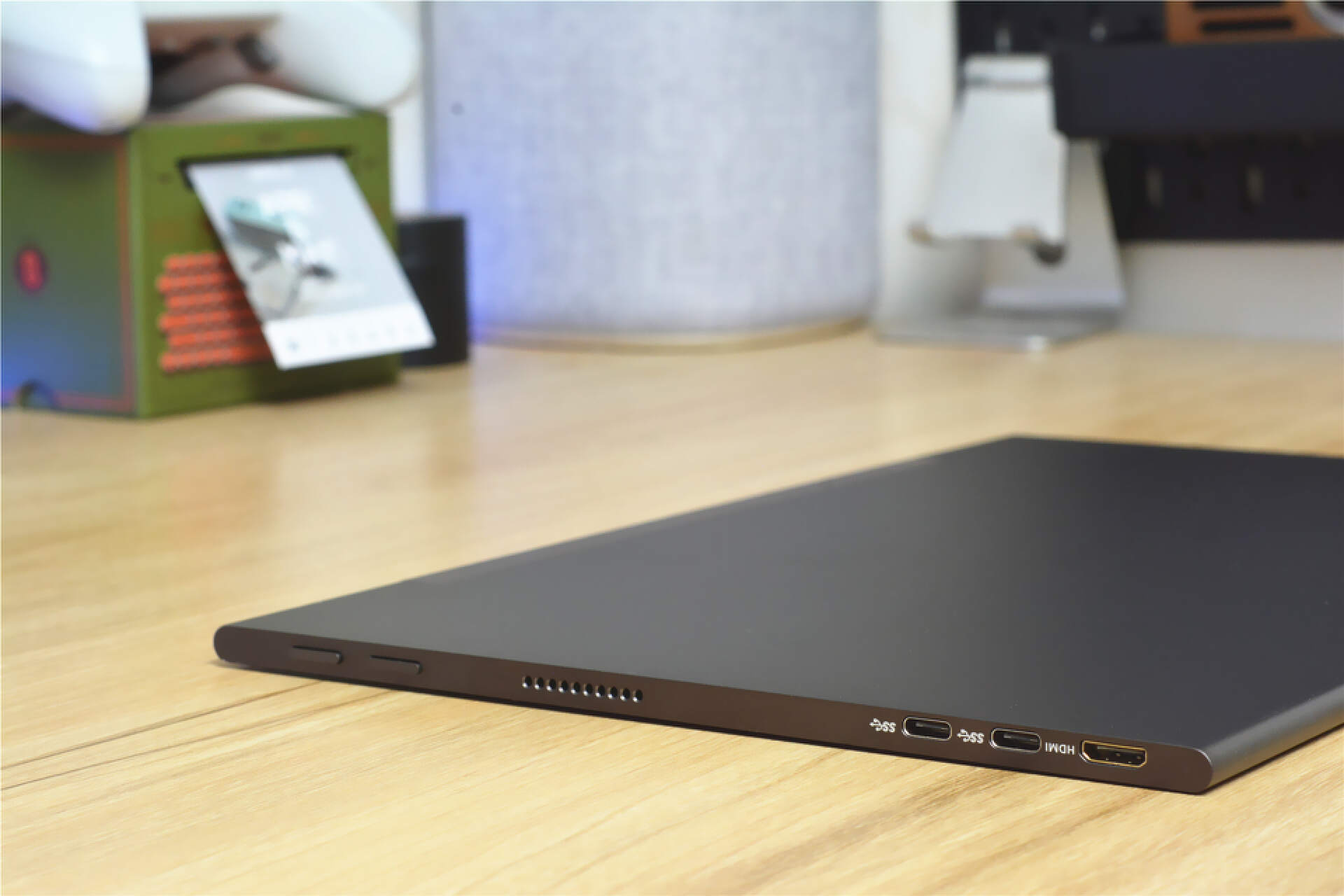 目前市面上最好的oled显示器,目前oled最好的显示器