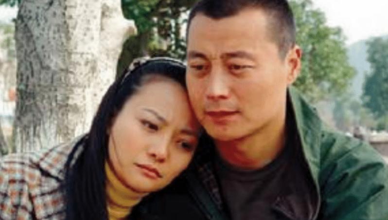 他9块钱娶了老婆住9平米的地下室7年,成名后也坚决不*妻换**