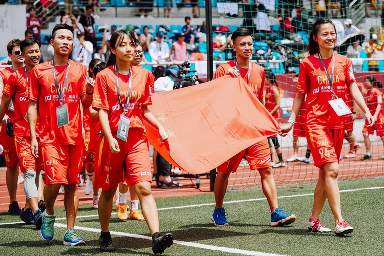 飞盘的“炙热”，热过申城的艳阳