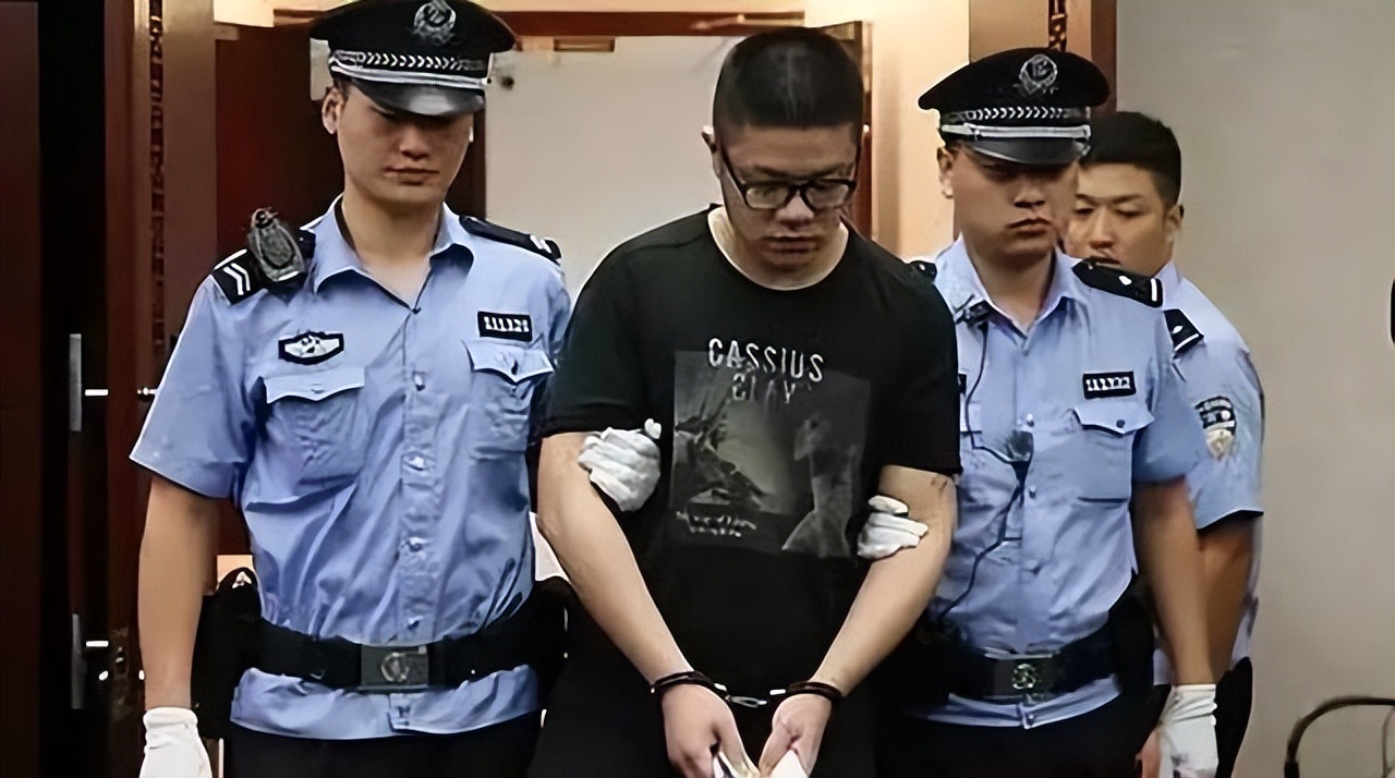 婚恋诈骗3000万判决14年,男子三年结交三任女朋友诈骗54万