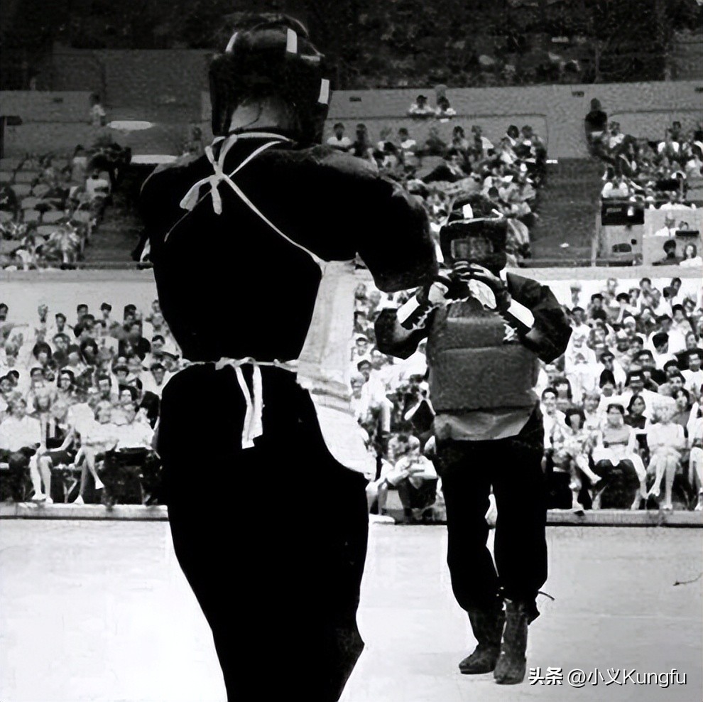 李小龙格斗重量级冠军,李小龙实战美国格斗冠军视频